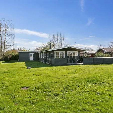 Lovely Within Walking Distance To The Sea Brenderup